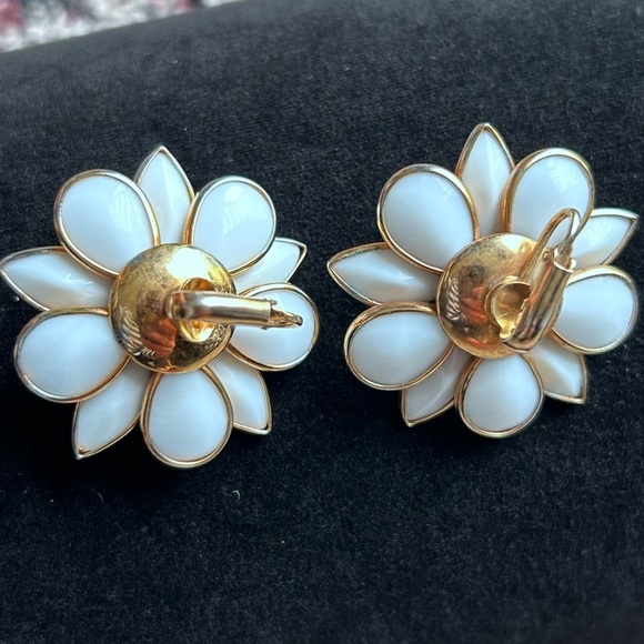 Vintage Kramer Milk Glass Rhinestone Flower Earrings - Picture 2 of 10